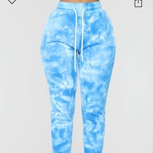 I am selling jogging pants